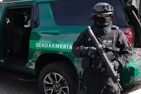 Imagen 1 de Detenidos 44 gendarmes por una red de corrupción en las cárceles chilenas