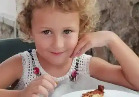 Imagen 1 de Los Mossos buscan a Gina, una niña de cinco años de El Prat, que no fue devuelta por su padre el sábado