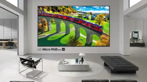 Imagen 1 de LG se atreve a ir más allá del OLED con su primer televisor RGB: así es el Micro RGB evo