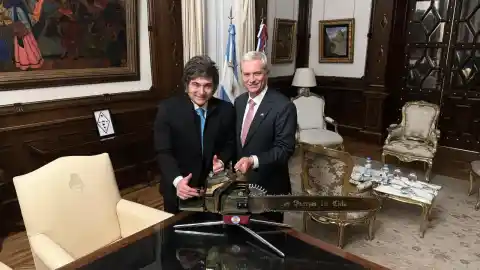 Imagen 1 de Kast se reúne con Milei en su primer viaje como presidente electo de Chile