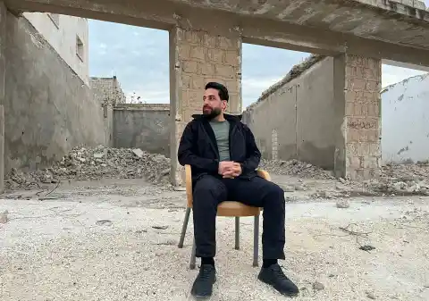 Imagen 1 de El preso sirio al que liberaron los rebeldes media hora antes de su ejecución