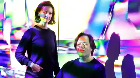 Imagen 1 de Metahaven, el dúo holandés que ha desdibujado los límites entre el arte, el impacto cotidiano de los entornos digitales y el pensamiento crítico