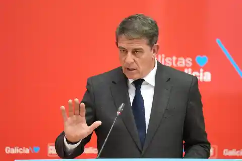 Imagen 1 de Las críticas internas rodean al líder del PSOE gallego y Caballero sentencia: “Cometió errores”