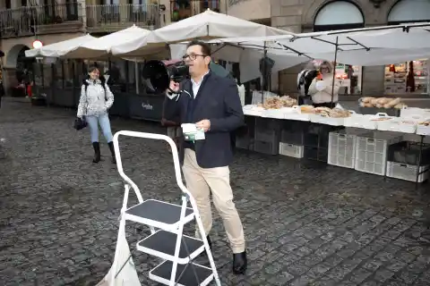 Imagen 1 de El megáfono negro de Raúl o cómo una coalición inédita en Extremadura busca dar la campanada en las elecciones