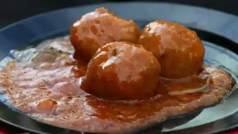 Imagen 1 de La receta de 'restaurante de pueblo' que nunca falla: albóndigas en salsa de almendras por menos de 3 €