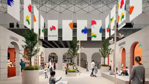 Imagen 1 de La plaza porticada que resiste a la invasión turística