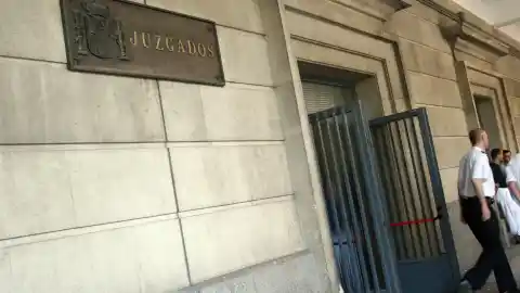 Imagen 1 de Condenada a un año de cárcel la madre que secuestró a sus hijos para no vacunarlos contra la covid