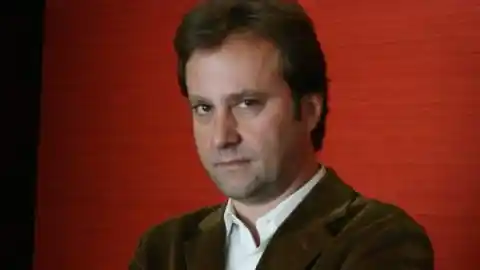 Imagen 1 de Marcos Giralt Torrente, premio Umbral al libro del año por 'Los ilusionistas', un retrato de su familia