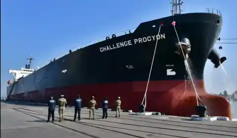 Imagen 1 de Sheinbaum asegura que Alex Tonatiuh Márquez colaboró para desmantelar la red de huachichol fiscal de la Marina