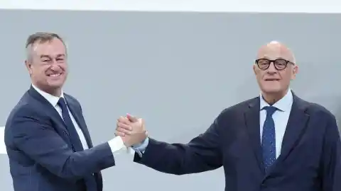 Imagen 1 de Sabadell defiende su futuro en solitario y anticipa el reparto de más de 20 céntimos por acción al año