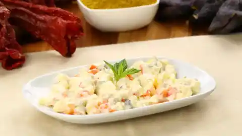 Imagen 1 de Cómo hacer ensaladilla rusa por menos de 3 euros la ración