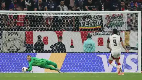 Imagen 1 de Safonov brinda el año perfecto a un PSG campeón de la Intercontinental en los penaltis