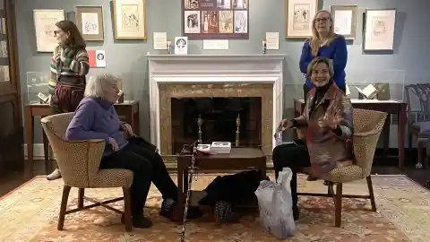 Imagen 1 de Nueva York se rinde a Jane Austen: una sociedad expone cien libros, pósteres, cartas y ensayos sobre la inglesa