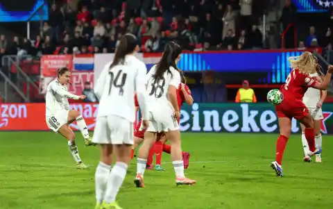 Imagen 1 de El Madrid pierde ante el Twente una ocasión de oro para colarse en la élite europea