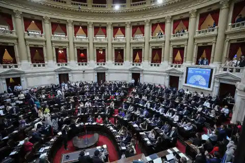 Imagen 1 de La Cámara de Diputados aprueba el presupuesto de Milei, pero rechaza su ajuste a las universidades
