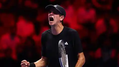 Imagen 1 de El tenis español tiene otro Rafa: el puntazo de Jodar en su victoria en las Next Gen Finals