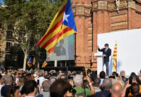 Imagen 1 de La jueza ordena requisar los móviles de los ‘mossos’ investigados por la huida de Puigdemont tras su regreso en 2024