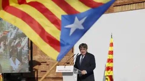 Imagen 1 de Ordenan incautar los móviles a los mossos investigados por la fuga de Puigdemont