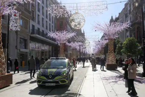 Imagen 1 de El alcalde de Sevilla desbloquea el Plan de seguridad para Navidad gracias a Vox