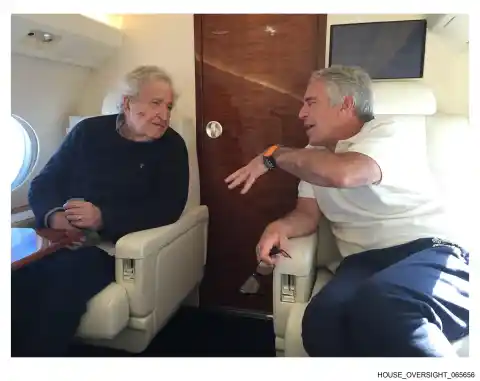 Imagen 1 de Los demócratas difunden nuevas fotos de Epstein con Noam Chomsky y Bill Gates