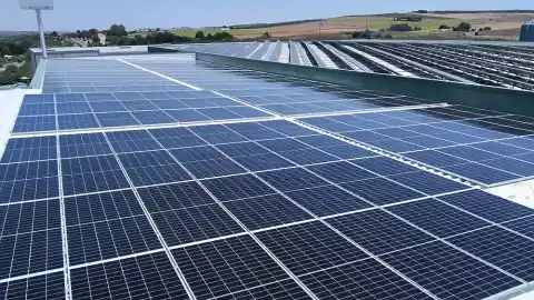 Imagen 1 de El auge de la energía solar, medicinas "perfectas" y el avance de las IA: los mayores logros de la ciencia en 2025 según Science