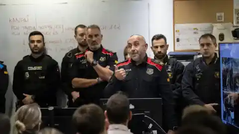 Imagen 1 de Los Mossos refuerzan el área que investiga los casos de corrupción