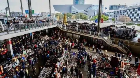 Imagen 1 de Del Mercat dels Encants al de Sant Antoni, el arte de los mercados de pulgas