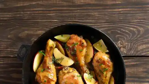 Imagen 1 de Descubre la receta de pollo con manzanas que las abuelas catalanas han cocinado durante décadas