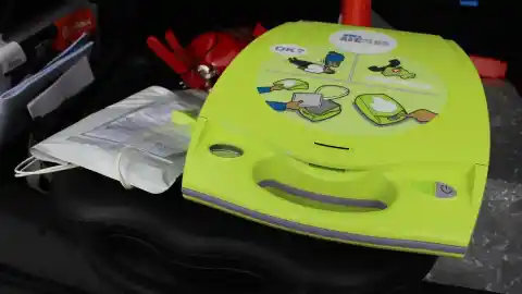 Imagen 1 de Un policía de Burgos fuera de servicio salva la vida a un anciano en parada cardiaca