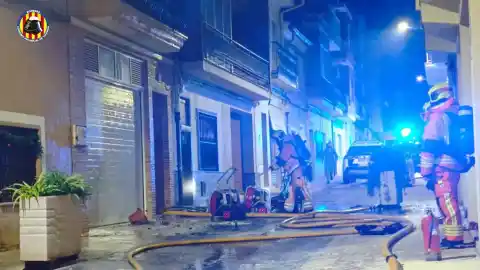 Imagen 1 de Heridas cuatro personas tras un incendio en una vivienda de Alcudia de Crespins