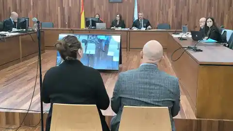 Imagen 1 de Absuelven a la exconductora de Vitrasa condenada por incendiar un bus en Vigo