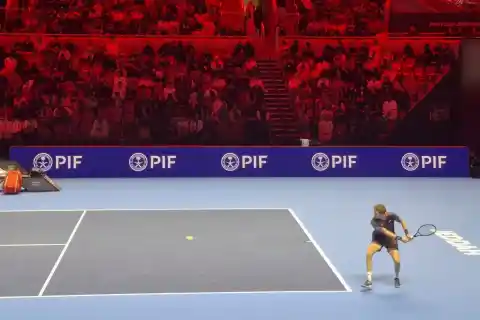 Imagen 1 de Rafa Jódar desmonta a Martín Landaluce pero cae eliminado tras una desafortunada carambola en las Next Gen Finals 