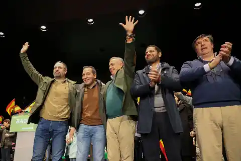 Imagen 1 de Abascal acusa al PP de “sobreactuar” con el robo de 124 votos por correo en Extremadura
