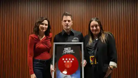 Imagen 1 de Madrid homenajea a Dani Martín por llenar diez conciertos seguidos en el Movistar Arena