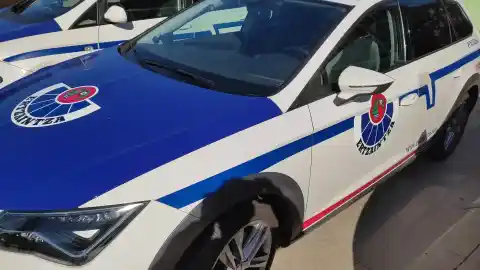 Imagen 1 de Detienen a dos ladrones que robaban en un caserío en Vizcaya y que quedaron atrapados en el tejado