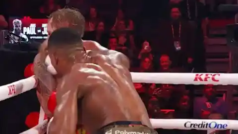 Imagen 1 de Así fue el espectacular golpe de Anthony Joshua que dejó KO a Jake Paul: "Me dieron una paliza"