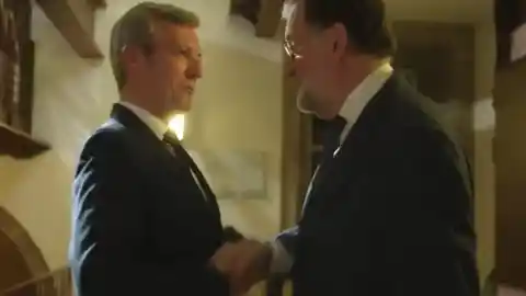 Imagen 1 de La felicitación de Navidad del PP gallego, con Rueda a los fogones: cameos de Feijóo y Rajoy y alusiones a Sánchez y Ábalos