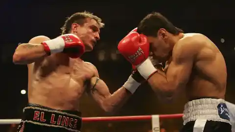 Imagen 1 de La dura infancia de Javier Castillejo, leyenda del boxeo español: "En el colegio me llamaban nazi por venir de Alemania"