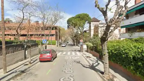 Imagen 1 de Muere una joven de 20 años que iba en patinete atropellada por un coche en Sant Cugat