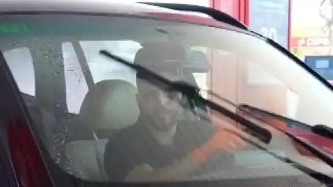 Imagen 1 de ¿Qué podemos hacer si se nos inunda el coche? El mecánico Juan José tiene la respuesta