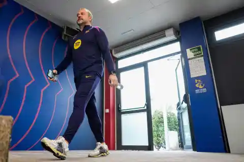 Imagen 1 de El Barça cierra en Villarreal el año más feliz de Flick