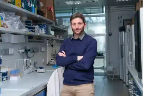 Imagen 1 de Nicola Segata, experto en microbioma: “Es más importante comer un poco de diferentes verduras saludables que comer mucho de dos”