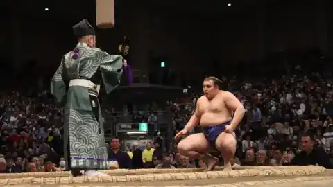 Imagen 1 de El refugiado de guerra ucraniano Aonishiki triunfa en un torneo de élite de sumo