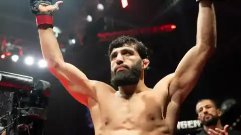 Imagen 1 de Tsarukyan vence a Hooker en Qatar y reta a Topuria: "Estoy listo para enero, mandadme un contrato"