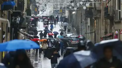 Imagen 1 de El episodio de lluvias en Catalunya provoca incidentes menores y 202 llamadas al 112