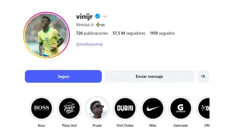 Imagen 1 de Vinícius reacciona a los pitos del Bernabéu quitándose en redes la foto de perfil con la camiseta del Real Madrid