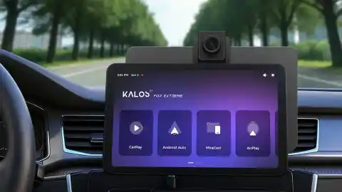 Imagen 1 de El dispositivo que transforma tu viejo coche en uno conectado y moderno por muy poco dinero