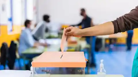 Imagen 1 de Dónde tengo que votar en las elecciones de Extremadura: encuentra tu colegio electoral