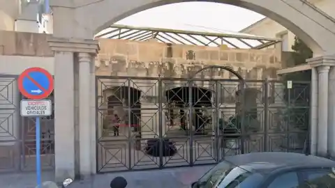 Imagen 1 de Dos limpiadoras son condenadas a seis meses de prisión en Benidorm por burlarse de una compañera con enanismo