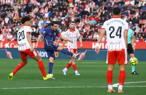 Imagen 1 de Koke, batuta y cañón en la rotunda victoria del Atlético en Girona